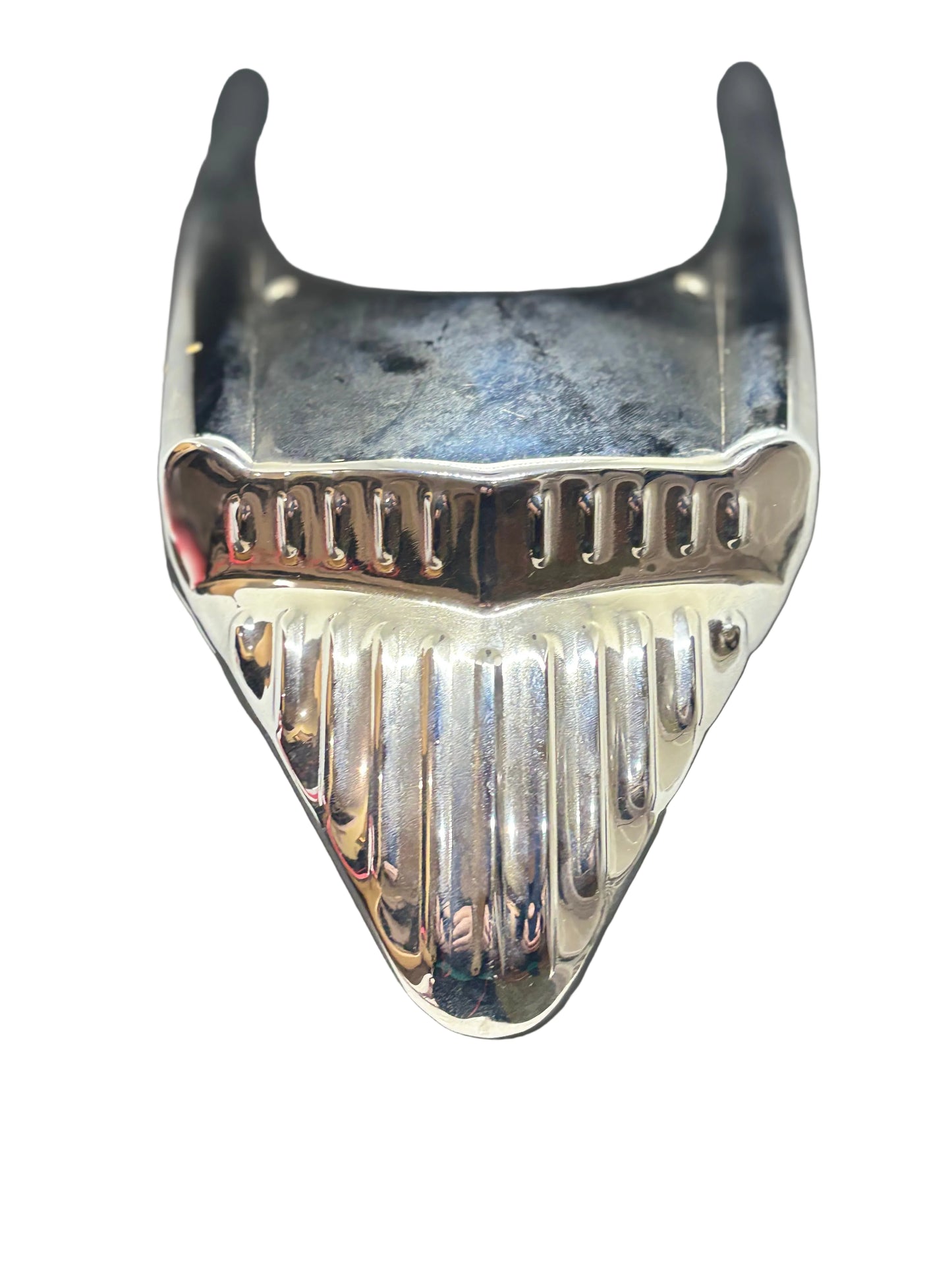 lambretta clam shell to fit front bumper  series li 1/2/ allso tv 1/2 chromed to top speck thhese are remade frm th 1960s     whatsapp +7799142567     tell 07799142567